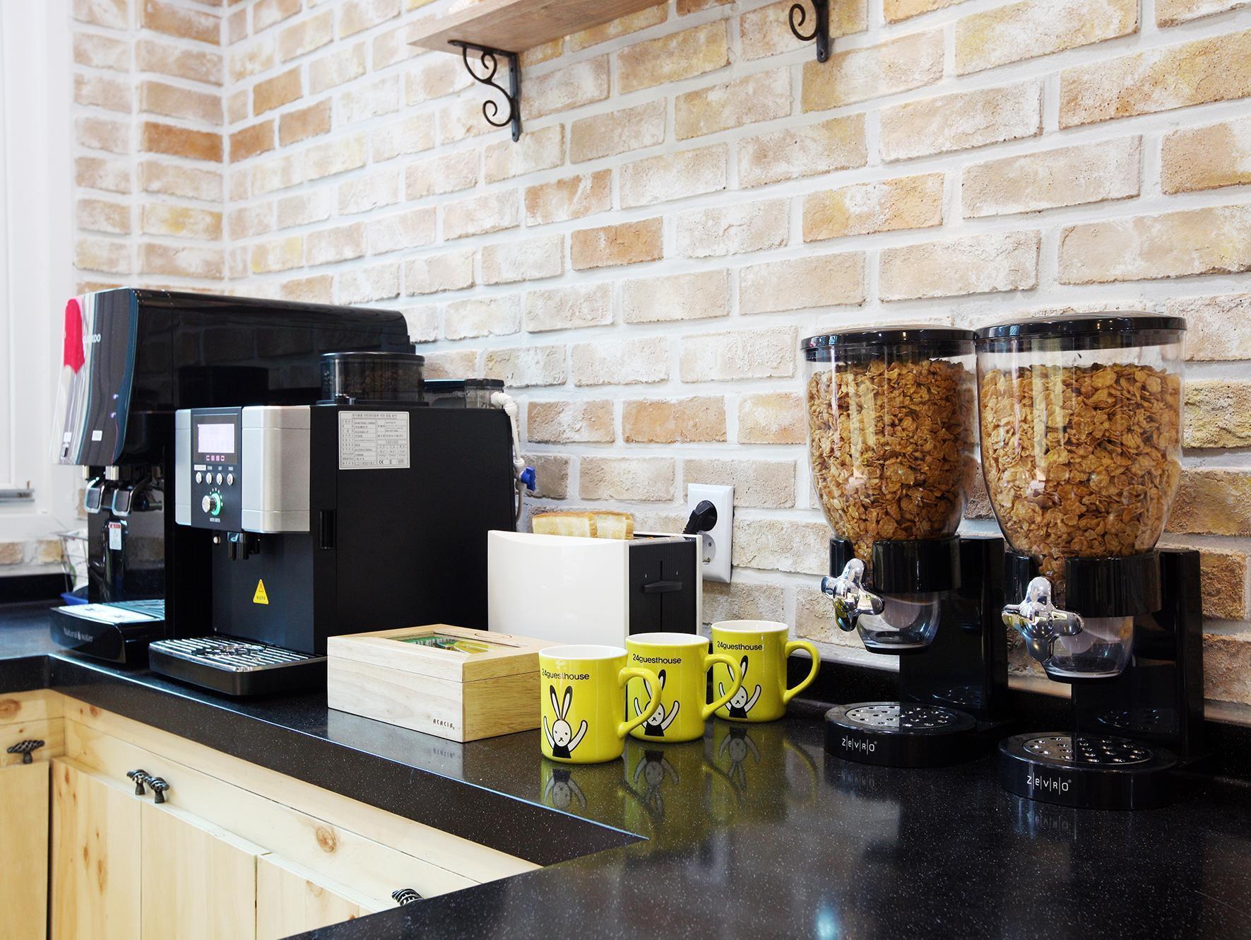 24 Guesthouse Myeongdong Avenue Seul Zewnętrze zdjęcie