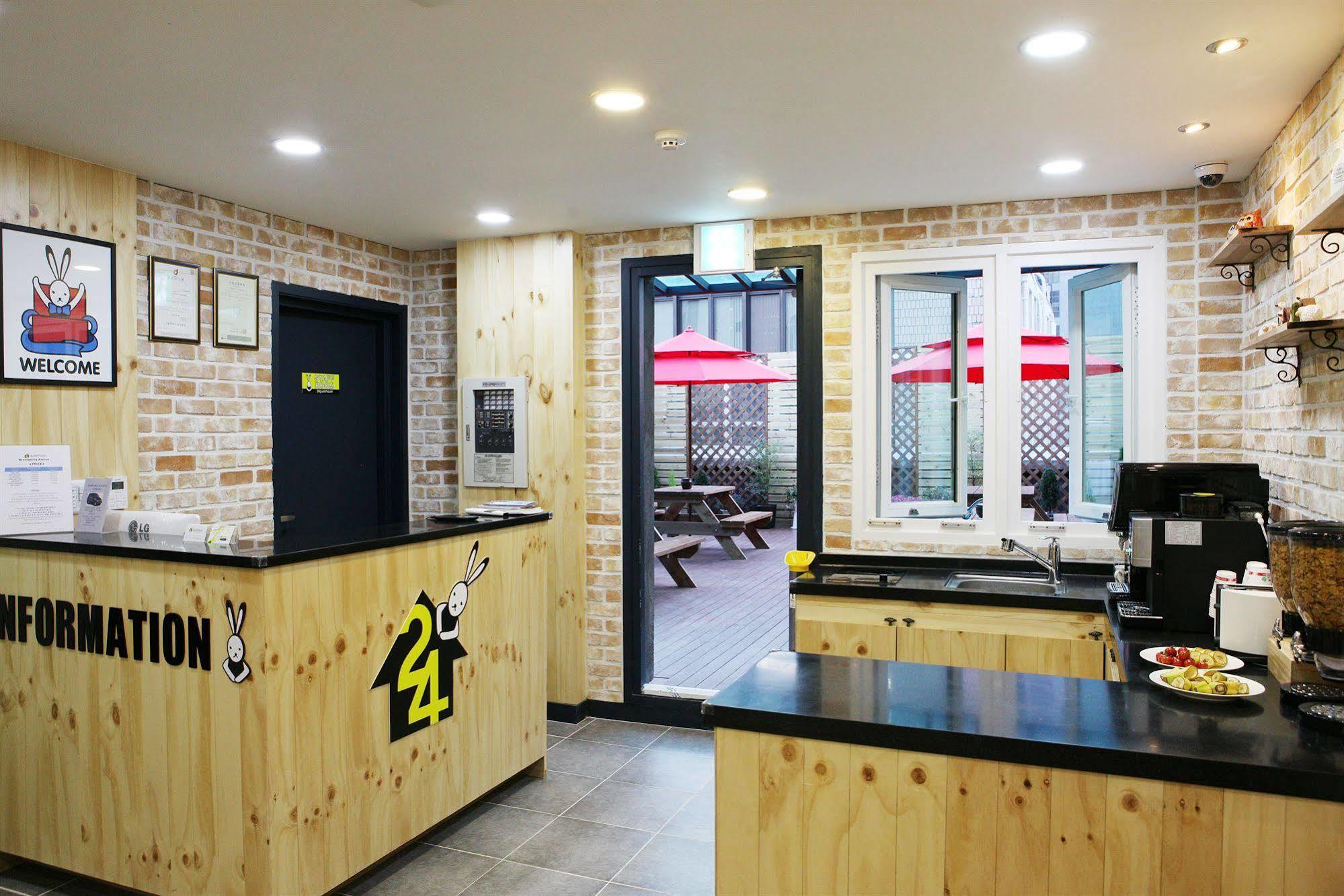 24 Guesthouse Myeongdong Avenue Seul Zewnętrze zdjęcie